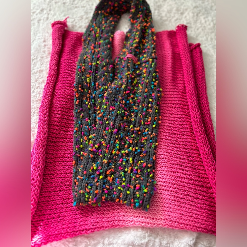 Betsey Johnson, bundle two knit scarfs ombre pink confetti neon rare find🎁⭐️👀 - Picture 9 of 14